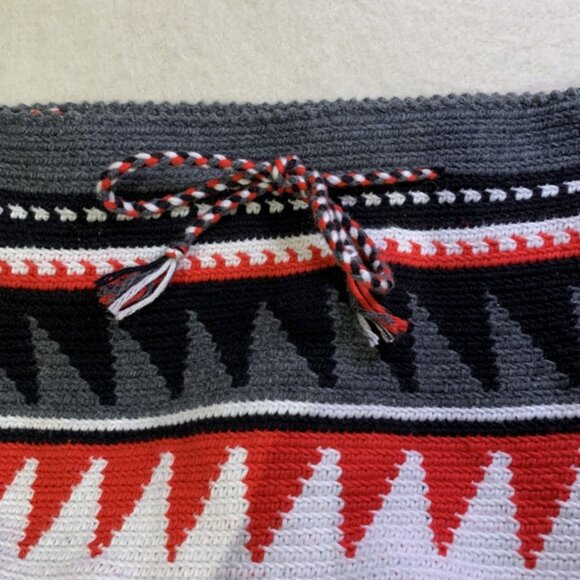 Aztec-style Handmade Lined Crochet Bag - Picture 12 of 13